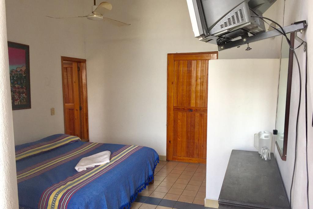 Hotel Mayflower Puerto Escondido  Extérieur photo