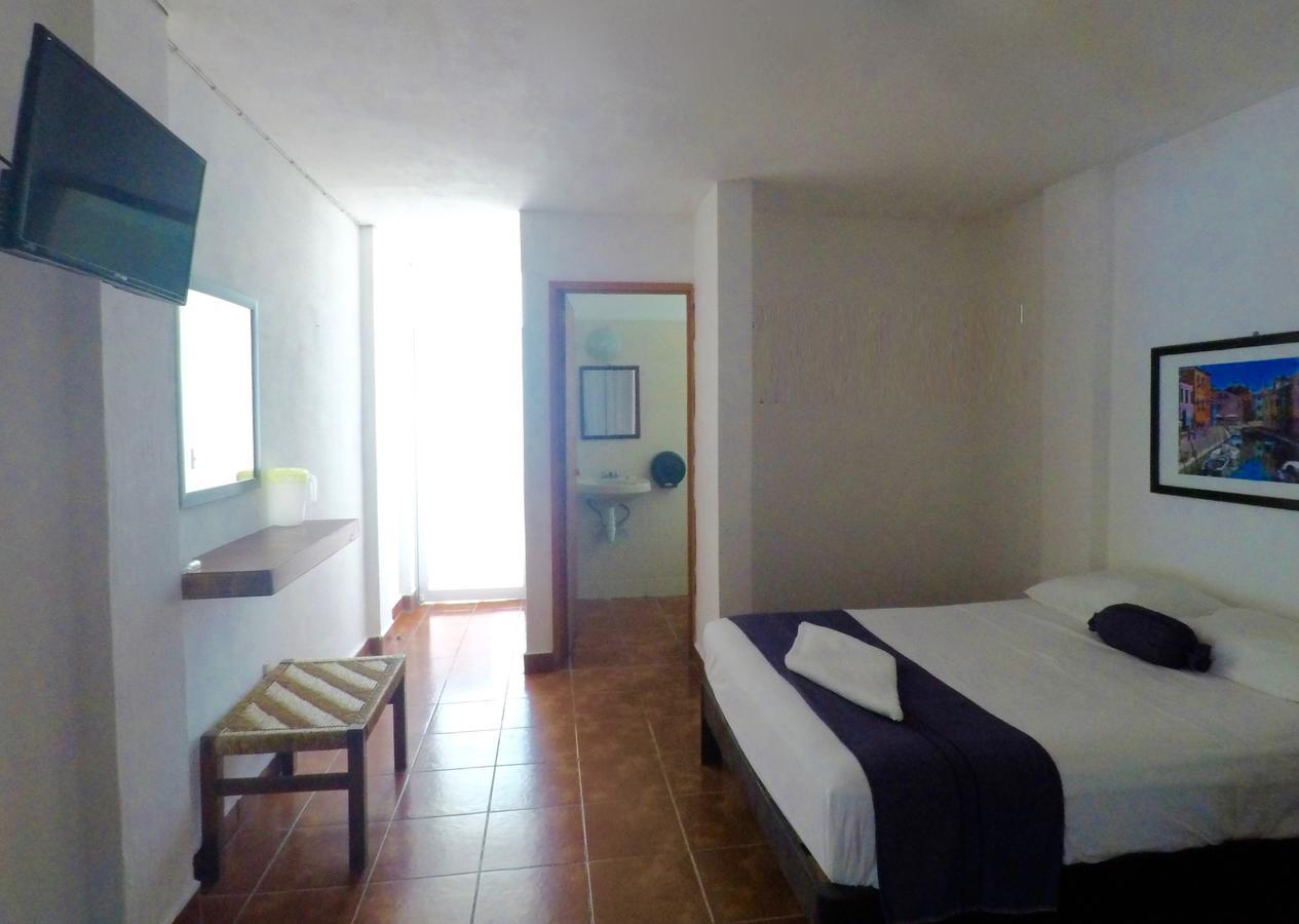 Hotel Mayflower Puerto Escondido  Extérieur photo